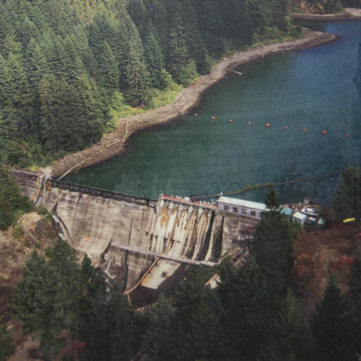 USA: Washington, Columbia River Basin, White Salmon River Basin, signage showing aerial photo of Condit Dam and its reservoir then called Northwestern Lake (now Northwestern Park) before its removal in 2011, sign at Northwestern Park River Access