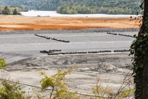 USA: Tennessee, Tennessee River Basin, Kingston, TVA's coal fly ash spill, Swan Pond Road